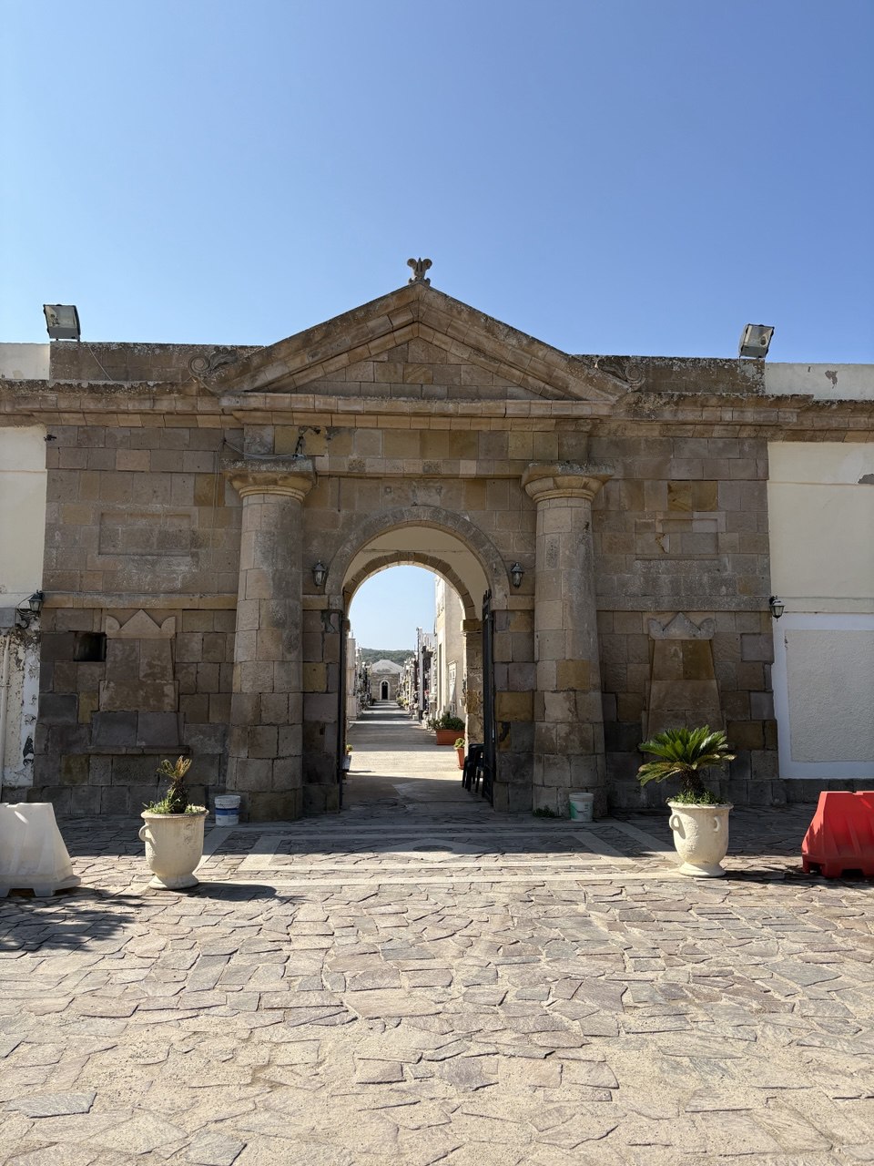 Ingresso del cimitero di Carloforte